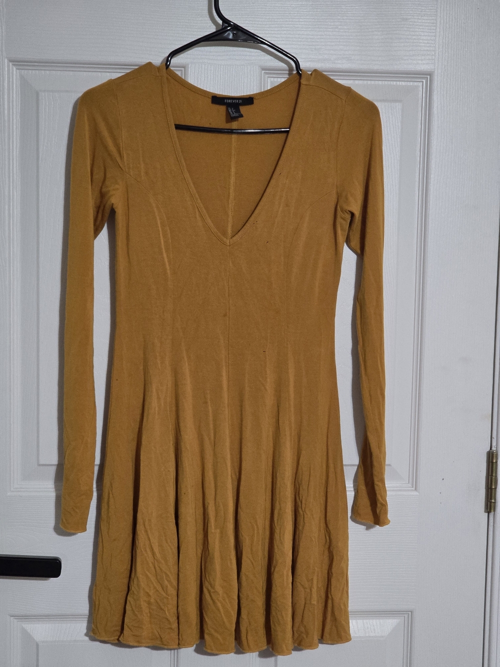 Forever 21 Mustard V‑Neck Long Sleeve Swing Midi Dress